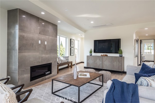 636 Vincent Park, Redondo Beach, California 90277, 3 Bedrooms Bedrooms, ,2 BathroomsBathrooms,Residential,Sold,Vincent Park,SB19274738