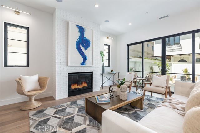 2003 Gates Avenue, Redondo Beach, California 90278, 4 Bedrooms Bedrooms, ,4 BathroomsBathrooms,Residential,Sold,Gates,SB21078366