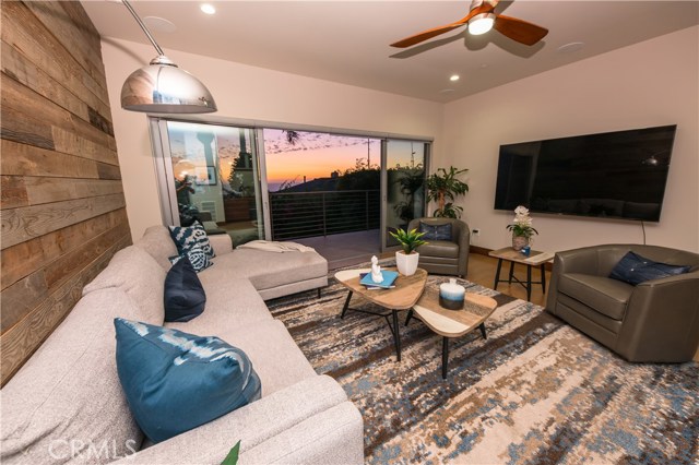 801 Ocean Drive, Hermosa Beach, California 90254, 4 Bedrooms Bedrooms, ,5 BathroomsBathrooms,Residential,Sold,Ocean,SB19222362
