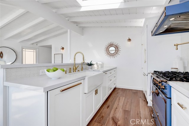 1617 Raymond Avenue, Hermosa Beach, California 90254, 3 Bedrooms Bedrooms, ,2 BathroomsBathrooms,Residential,Sold,Raymond,SB20048539