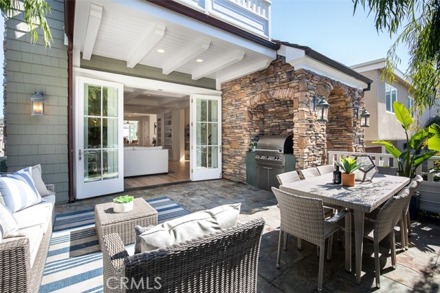 400 1st Street, Manhattan Beach, California 90266, 5 Bedrooms Bedrooms, ,5 BathroomsBathrooms,Residential,Sold,1st,SB21021125