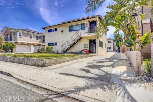 2204 Voorhees Avenue, Redondo Beach, California 90278, ,Residential Income,Sold,Voorhees,SB21134968