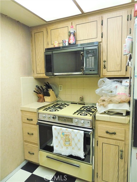 1320 12th Street, Manhattan Beach, California 90266, 2 Bedrooms Bedrooms, ,2 BathroomsBathrooms,Residential,Sold,12th,PW20041446