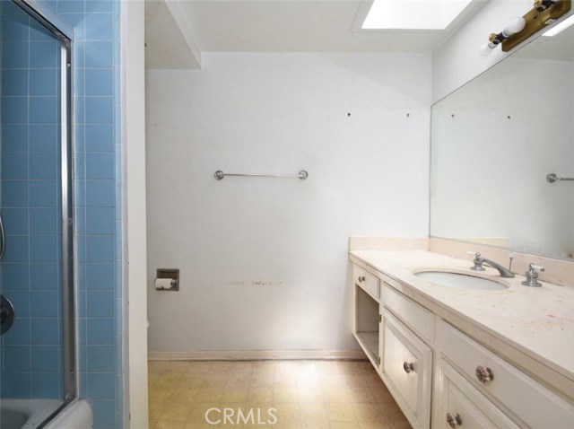 Hallway Bathroom Upstairs Hallway Bathroom Upstairs