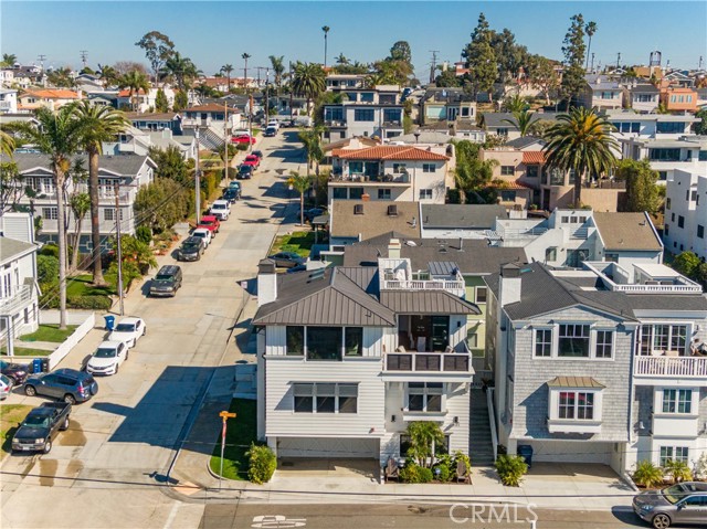 548 Pine Street, Hermosa Beach, California 90254, 4 Bedrooms Bedrooms, ,3 BathroomsBathrooms,Residential,Sold,Pine,SB21026550