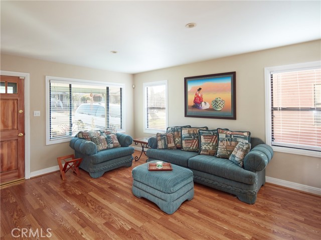 3 Bed Home for Sale in Hawthorne, California