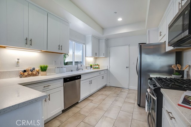 520 Maria Avenue, Redondo Beach, California 90277, 3 Bedrooms Bedrooms, ,2 BathroomsBathrooms,Residential,Sold,Maria,SB21076066