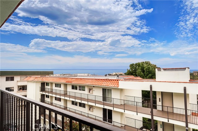 1720 Ardmore Avenue, Hermosa Beach, California 90254, 1 Bedroom Bedrooms, ,1 BathroomBathrooms,Residential,Sold,Ardmore,SB17154735