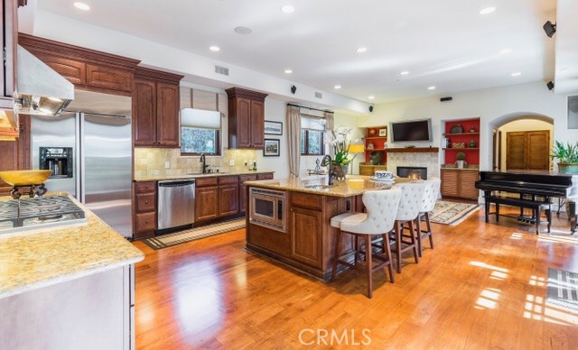 618 Maria Avenue, Redondo Beach, California 90277, 4 Bedrooms Bedrooms, ,2 BathroomsBathrooms,Residential,Sold,Maria,SB17056583