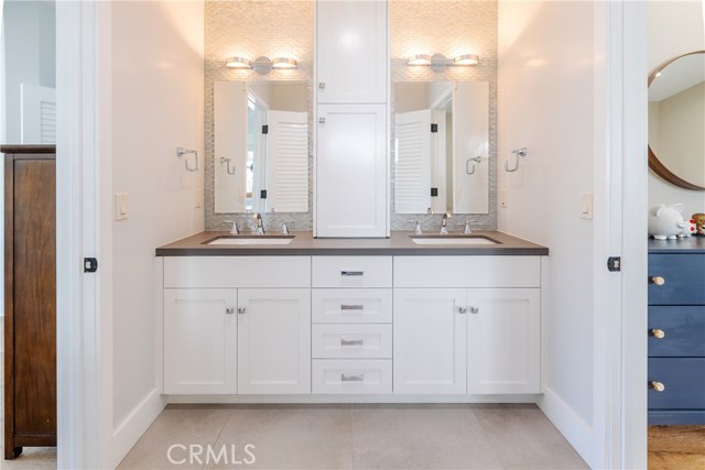 1631 19th Street, Manhattan Beach, California 90266, 5 Bedrooms Bedrooms, ,4 BathroomsBathrooms,Residential,Sold,19th,SB20082155