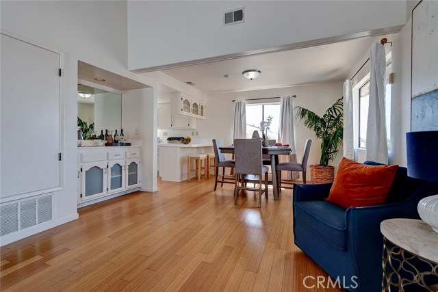 2513 Voorhees Avenue, Redondo Beach, California 90278, 2 Bedrooms Bedrooms, ,2 BathroomsBathrooms,Residential,Sold,Voorhees,SB18186536