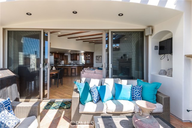2934 Hermosa Avenue, Hermosa Beach, California 90254, 3 Bedrooms Bedrooms, ,3 BathroomsBathrooms,Residential,Sold,Hermosa,SB18080903