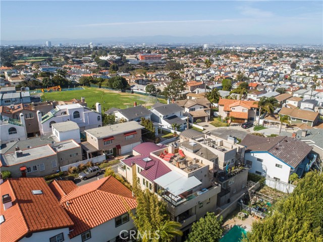 1220 17th Street, Hermosa Beach, California 90254, 4 Bedrooms Bedrooms, ,3 BathroomsBathrooms,Residential,Sold,17th,SB18159711