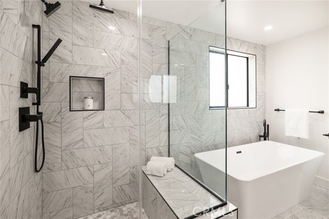 Deeply Deluxe Soaking Tub and Separate Shower Experience