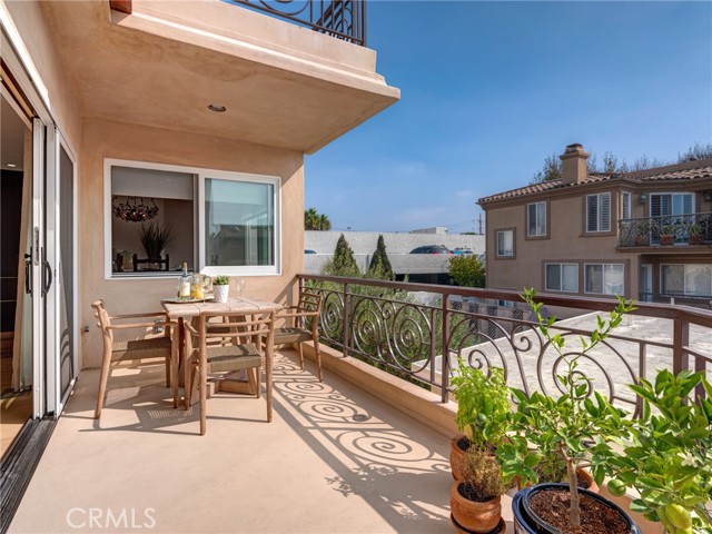 132 Monterey Boulevard, Hermosa Beach, California 90254, 3 Bedrooms Bedrooms, ,3 BathroomsBathrooms,Residential,Sold,Monterey,SB21056529