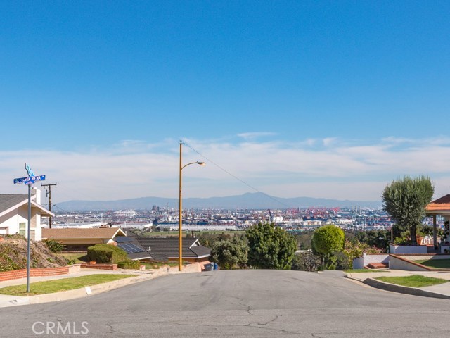 2142 Santa Rena Drive, Rancho Palos Verdes, California 90275, 4 Bedrooms Bedrooms, ,2 BathroomsBathrooms,Residential,Sold,Santa Rena,PV18037589
