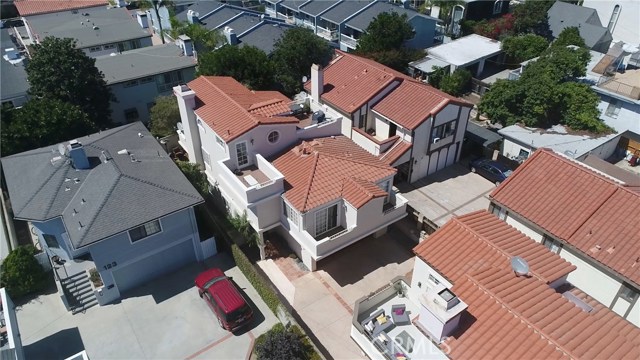 121 Helberta Avenue, Redondo Beach, California 90277, 3 Bedrooms Bedrooms, ,2 BathroomsBathrooms,Residential,Sold,Helberta,SB18224555