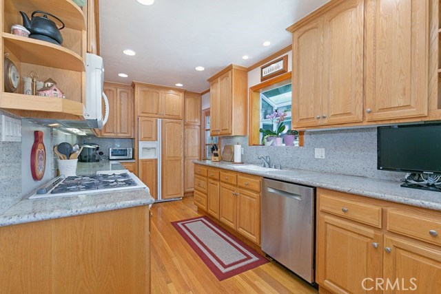 626 Irena Avenue, Redondo Beach, California 90277, 3 Bedrooms Bedrooms, ,2 BathroomsBathrooms,Residential,Sold,Irena,SB20177018