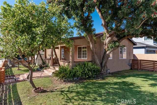 2111 Blossom Lane, Redondo Beach, California 90278, 2 Bedrooms Bedrooms, ,Residential,Sold,Blossom,SB19056683