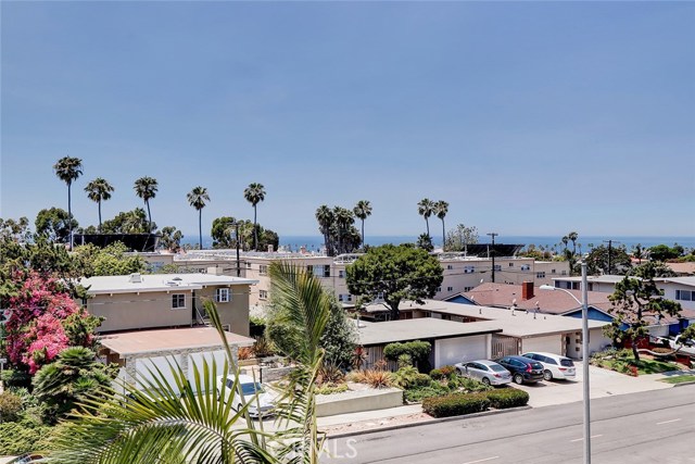 411 Avenue F, Redondo Beach, California 90277, 5 Bedrooms Bedrooms, ,4 BathroomsBathrooms,Residential,Sold,Avenue F,SB20102967