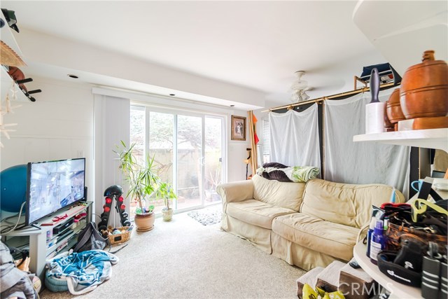 126 8th Street, Hermosa Beach, California 90254, 2 Bedrooms Bedrooms, ,2 BathroomsBathrooms,Residential,Sold,8th,SB18121226