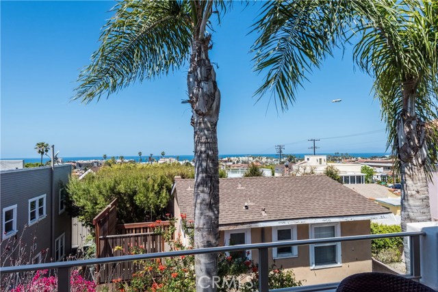 205 Helberta Avenue, Redondo Beach, California 90277, 4 Bedrooms Bedrooms, ,3 BathroomsBathrooms,Residential,Sold,Helberta,SB18113990