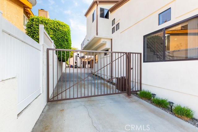 1908 Belmont Lane, Redondo Beach, California 90278, 4 Bedrooms Bedrooms, ,2 BathroomsBathrooms,Residential,Sold,Belmont,PV21147946