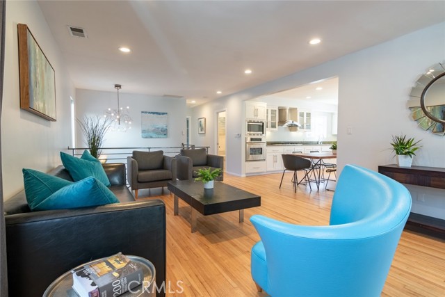 706 Serpentine Street, Redondo Beach, California 90277, 4 Bedrooms Bedrooms, ,2 BathroomsBathrooms,Residential,Sold,Serpentine,SB21039323
