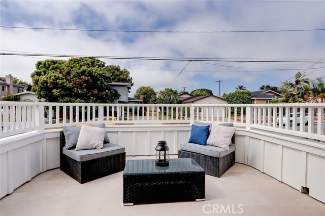 1246 10th Street, Manhattan Beach, California 90266, 6 Bedrooms Bedrooms, ,5 BathroomsBathrooms,Residential,Sold,10th,SB20151169