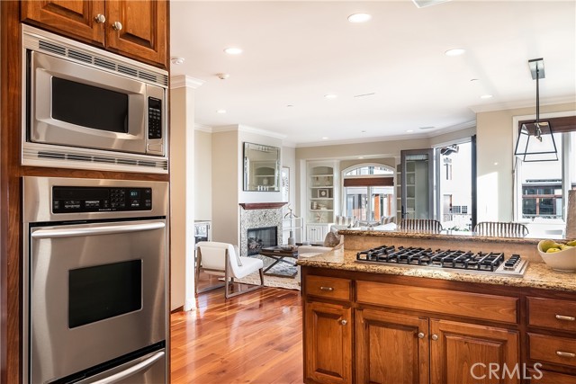 319 24th Street, Manhattan Beach, California 90266, 3 Bedrooms Bedrooms, ,3 BathroomsBathrooms,Residential,Sold,24th,SB21092556