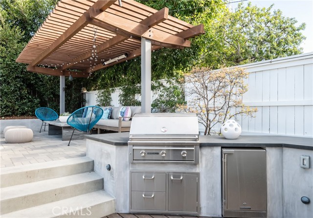 3520 Walnut Avenue, Manhattan Beach, California 90266, 3 Bedrooms Bedrooms, ,2 BathroomsBathrooms,Residential,Sold,Walnut,SB21036889