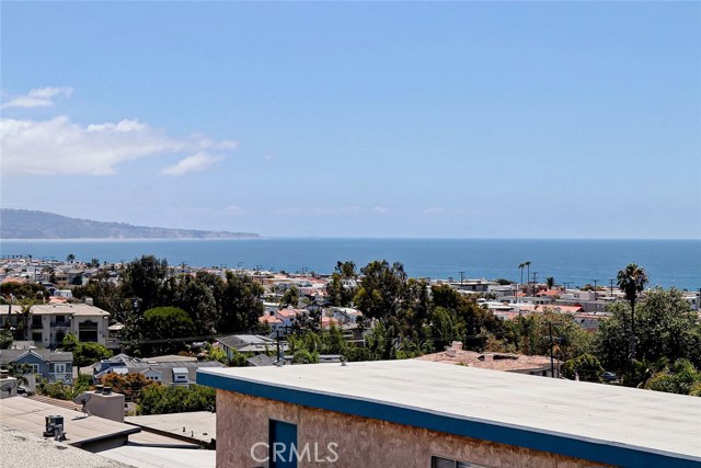 640 12th Street, Manhattan Beach, California 90266, 4 Bedrooms Bedrooms, ,2 BathroomsBathrooms,Residential,Sold,12th,SB20127342