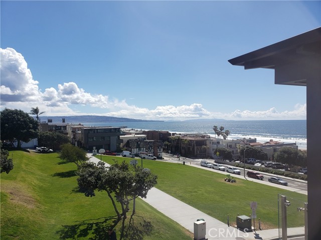 219 27th Street, Manhattan Beach, California 90266, 5 Bedrooms Bedrooms, ,3 BathroomsBathrooms,Residential,Sold,27th,SB21135185