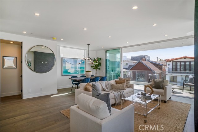 221 1st Street, Manhattan Beach, California 90266, 3 Bedrooms Bedrooms, ,3 BathroomsBathrooms,Residential,Sold,1st,SB19034815