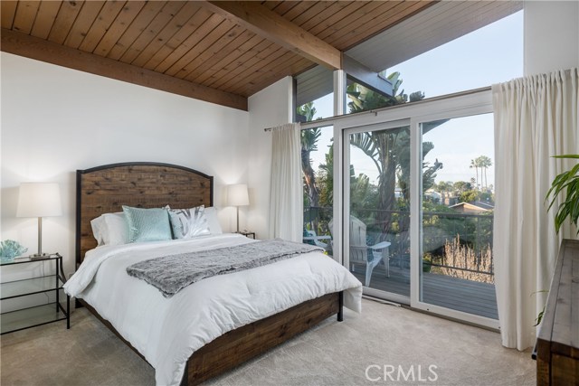 2404 Laurel Avenue, Manhattan Beach, California 90266, 5 Bedrooms Bedrooms, ,4 BathroomsBathrooms,Residential,Sold,Laurel,SB20035806