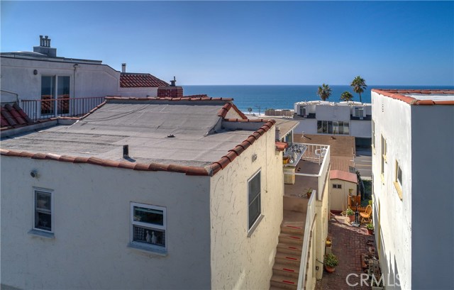 3905 Crest Drive, Manhattan Beach, California 90266, 4 Bedrooms Bedrooms, ,Residential,Sold,Crest,SB18266979