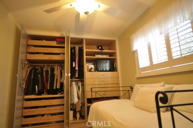 2nd bedroom closets open