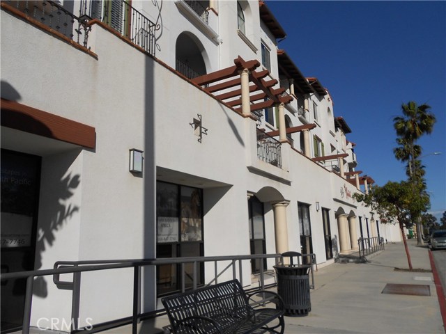 2001 Artesia Boulevard, Redondo Beach, California 90278, 1 Bedroom Bedrooms, ,Residential,Sold,Artesia,SB19032443