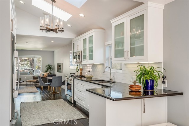 2305 Oak Avenue, Manhattan Beach, California 90266, 3 Bedrooms Bedrooms, ,2 BathroomsBathrooms,Residential,Sold,Oak,PW21077837