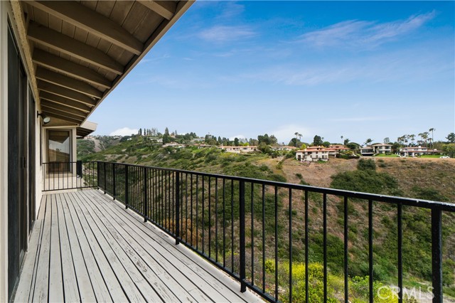 1625 Via Barcelona, Palos Verdes Estates, California 90274, 5 Bedrooms Bedrooms, ,3 BathroomsBathrooms,Residential,Sold,Via Barcelona,PV21111092