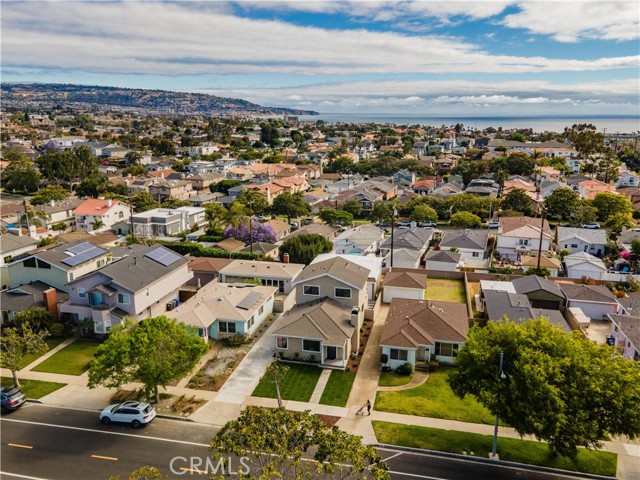 521 Paulina Avenue, Redondo Beach, California 90277, ,Residential Income,Sold,Paulina,PV21123517