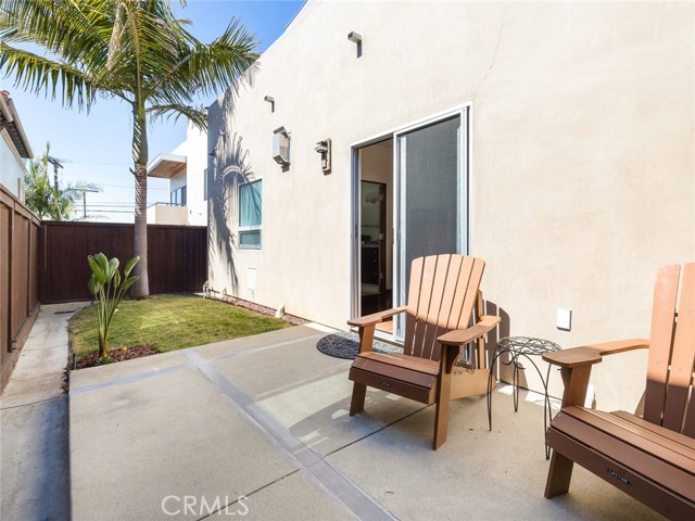 1122 8th Street, Hermosa Beach, California 90254, 5 Bedrooms Bedrooms, ,4 BathroomsBathrooms,Residential,Sold,8th,TR21042342