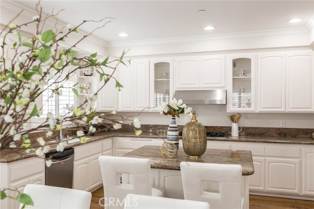 2515 Voorhees Avenue, Redondo Beach, California 90278, 4 Bedrooms Bedrooms, ,4 BathroomsBathrooms,Residential,Sold,Voorhees,SB18062969