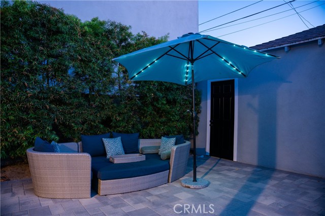 1829 Oak Avenue, Manhattan Beach, California 90266, 3 Bedrooms Bedrooms, ,2 BathroomsBathrooms,Residential,Sold,Oak,SB21146296