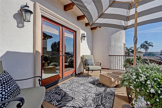 502 Juanita Avenue, Redondo Beach, California 90277, 3 Bedrooms Bedrooms, ,3 BathroomsBathrooms,Residential,Sold,Juanita,SB18028945