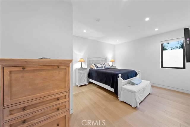 733 12th Street, Manhattan Beach, California 90266, 5 Bedrooms Bedrooms, ,6 BathroomsBathrooms,Residential,Sold,12th,SB21089898