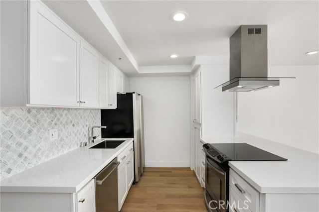 615 Esplanade, Redondo Beach, California 90277, 1 Bedroom Bedrooms, ,1 BathroomBathrooms,Residential,Sold,Esplanade,SB19123307