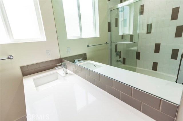 2602 Voorhees Avenue, Redondo Beach, California 90278, 4 Bedrooms Bedrooms, ,3 BathroomsBathrooms,Residential,Sold,Voorhees,SB17109811