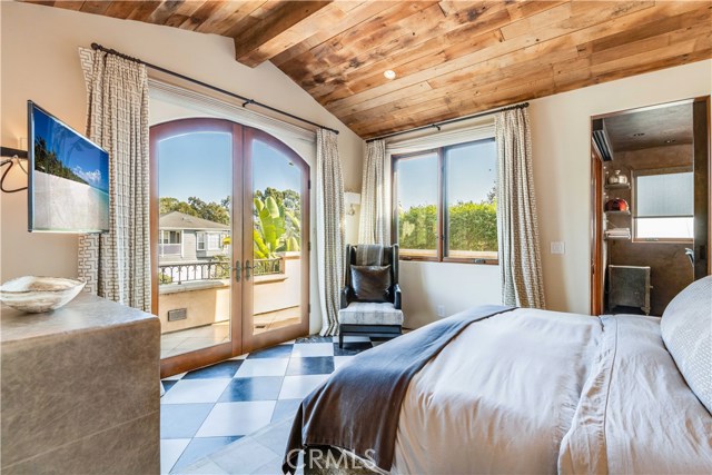 3305 Pine Avenue, Manhattan Beach, California 90266, 4 Bedrooms Bedrooms, ,1 BathroomBathrooms,Residential,Sold,Pine,SB20042109