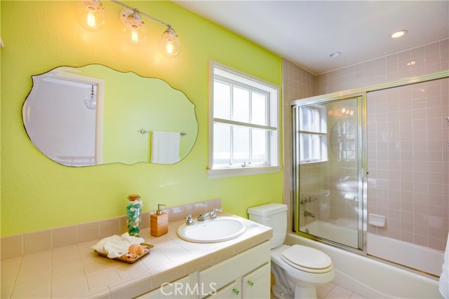225 15th Street, Manhattan Beach, California 90266, 4 Bedrooms Bedrooms, ,1 BathroomBathrooms,Residential,Sold,15th,SB20180617